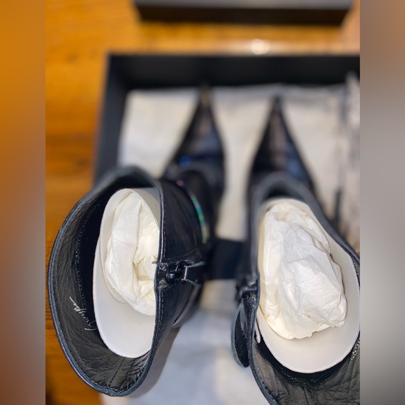 Giuseppe Zanotti Red bottom w/multi media buckled straps boots. Size 40 ***SOLD* - Picture 17 of 17